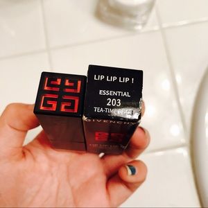 Limited Edition-Givenchy  lip!lip!lip! #203